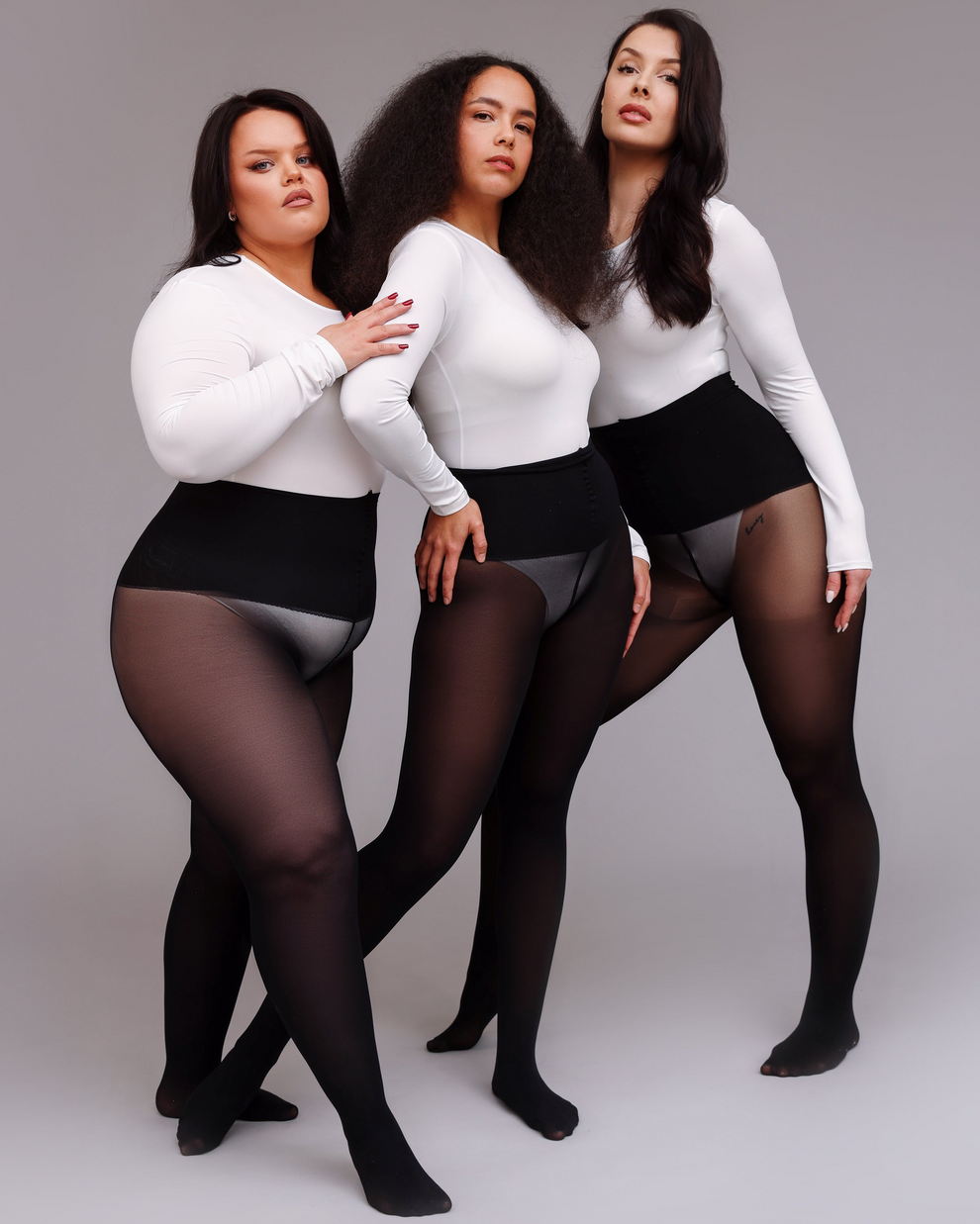 mustat 40th Heaven sukkahousut ihanan mukavalla ja leveällä vyötärönauhalla.